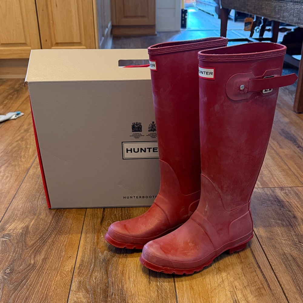Hunter Classic Crimson Boots